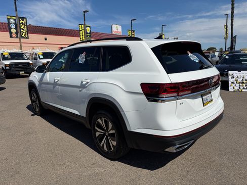 Used 2024 Volkswagen Atlas SE AWD/4WD image 5