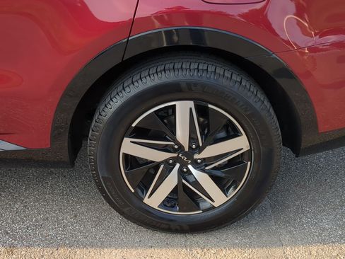Certified 2022 Kia Sorento S w/ Panoramic Sunroof Package FWD image 10
