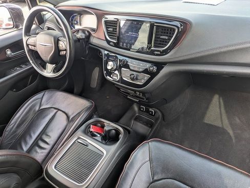 Used 2020 Chrysler Pacifica Limited image 33