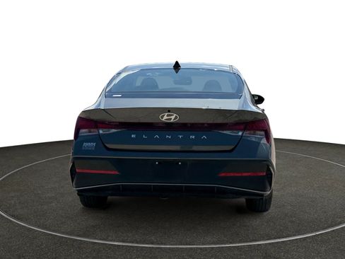 Certified 2024 Hyundai Elantra SEL FWD image 5
