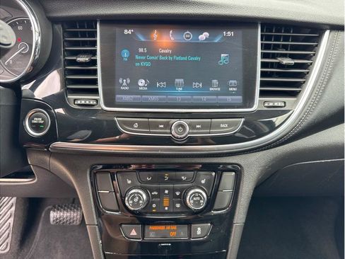 Used 2019 Buick Encore Essence AWD/4WD image 18