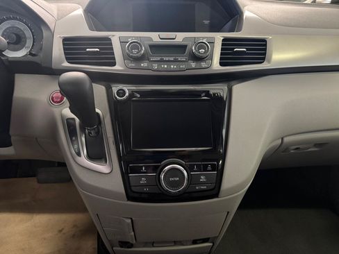 Used 2017 Honda Odyssey EX-L image 12
