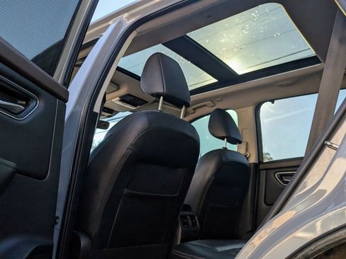 Used 2022 Nissan Rogue Platinum w/ Head-Up Display Package image 15