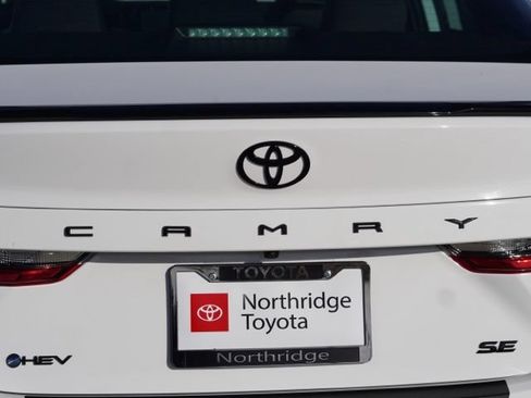 Used 2026 Toyota Camry Hybrid w/ Multimedia Upgrade Package FWD image 9