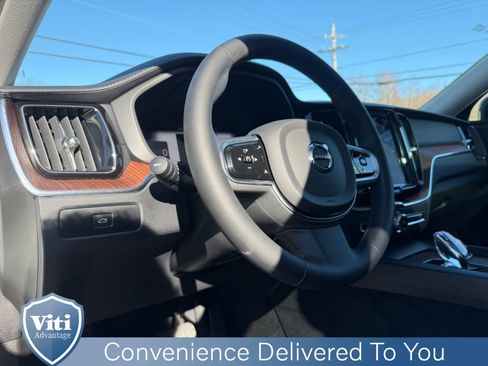 Certified 2023 Volvo XC60 B5 Ultimate w/ Climate Package image 17