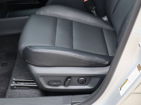 Used 2025 Nissan Rogue SV w/ SV Premium Package FWD image 15