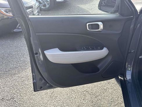 Certified 2024 Hyundai Venue SEL image 15