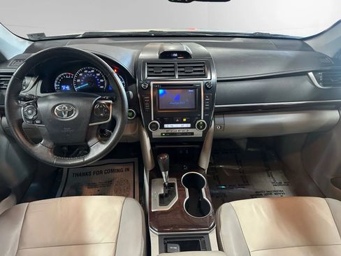 Used 2012 Toyota Camry XLE w/ Leather Pkg FWD image 17