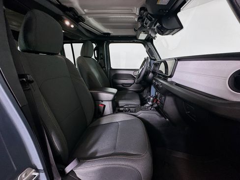 Used 2024 Jeep Wrangler Unlimited AWD/4WD image 29