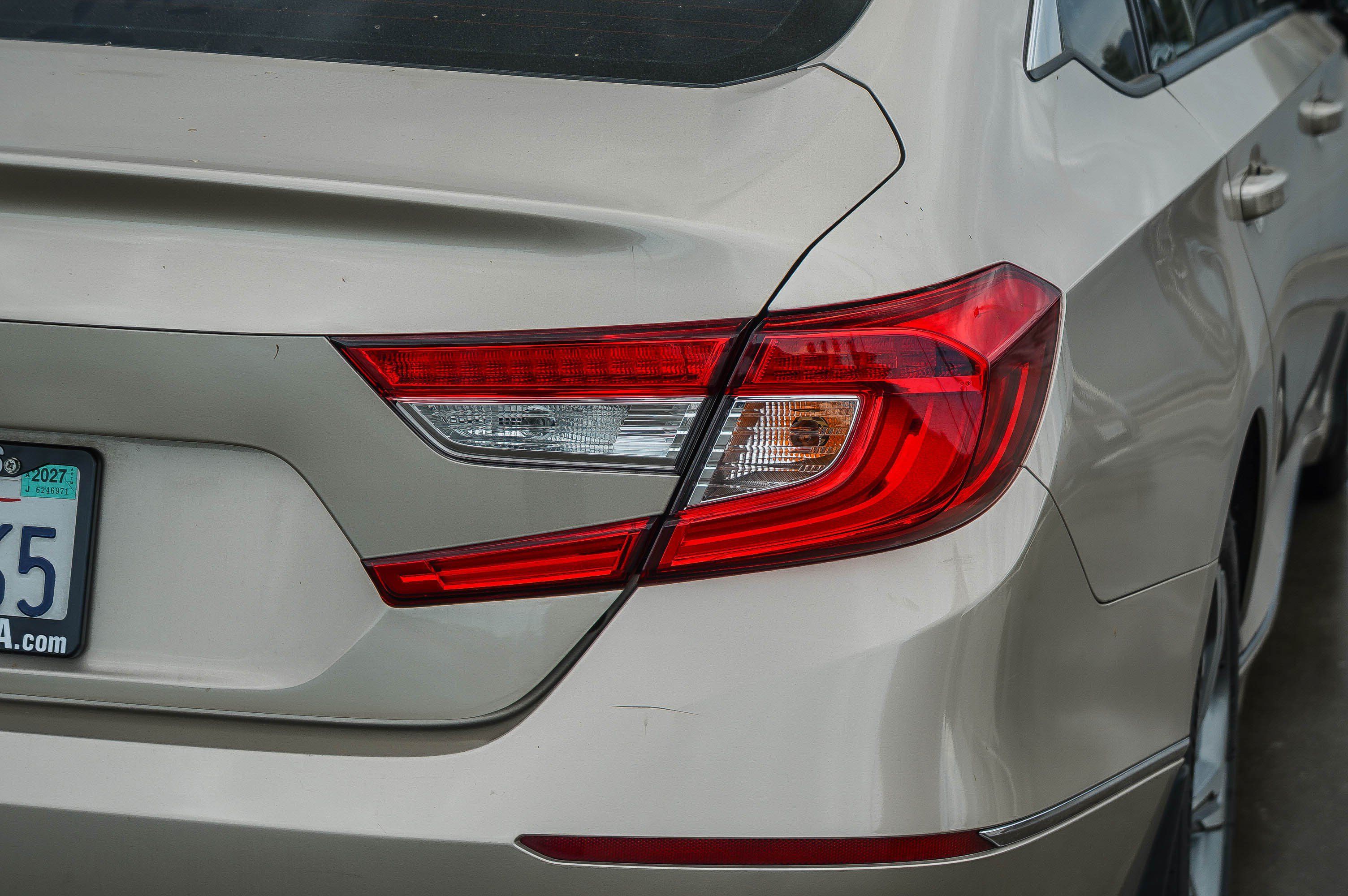 Used 2018 Honda Accord EX image 8