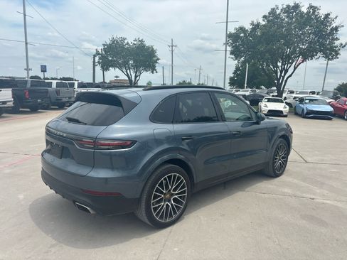 Used 2020 Porsche Cayenne AWD/4WD image 3