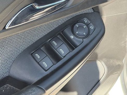 Used 2021 Chevrolet TrailBlazer LS FWD image 15