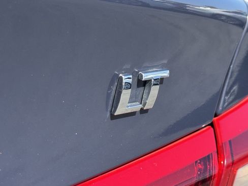 Used 2025 Chevrolet Malibu LT FWD image 11
