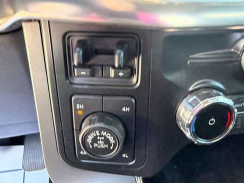 Used 2022 Ford F150 Lariat w/ Trailer Tow Package AWD/4WD image 17
