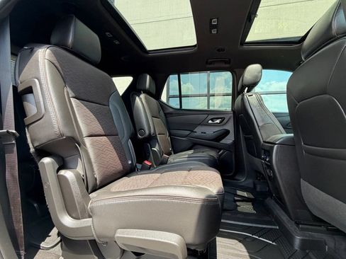 Used 2022 Chevrolet Traverse High Country w/ LPO, Cargo Package AWD/4WD image 21