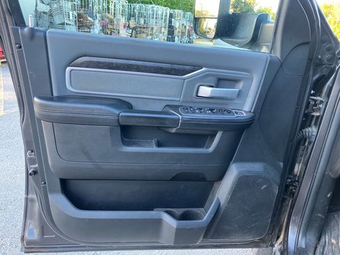 Used 2021 RAM 3500 Big Horn w/ Level B Equipment Group image 15