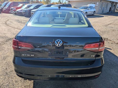 Used 2018 Volkswagen Jetta SE image 6