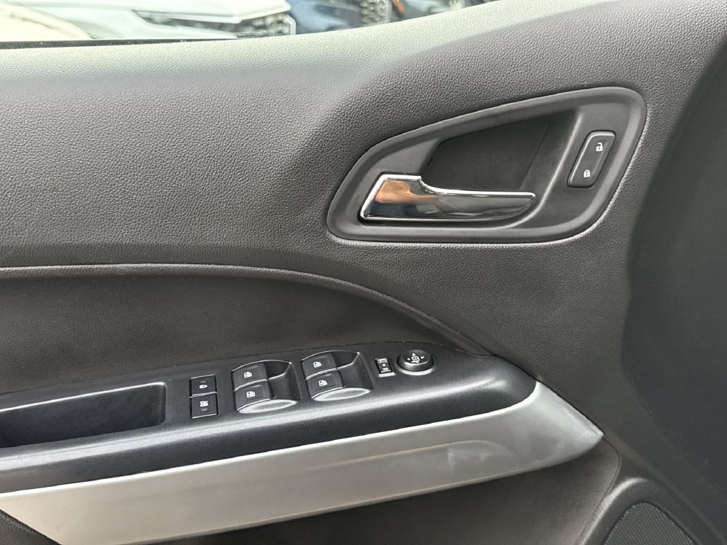 Used 2020 Chevrolet Colorado LT w/ LT Convenience Package AWD/4WD image 15
