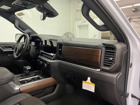 New 2026 Chevrolet Silverado 1500 High Country AWD/4WD image 23