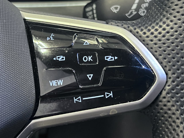 Certified 2022 Volkswagen Tiguan SE R-Line FWD image 22