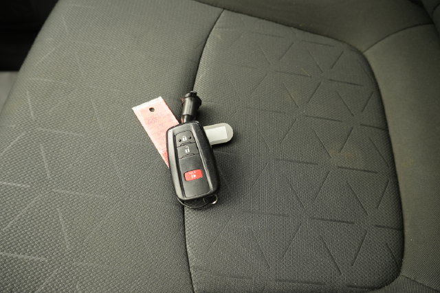 Used 2024 Toyota RAV4 XLE AWD/4WD image 43