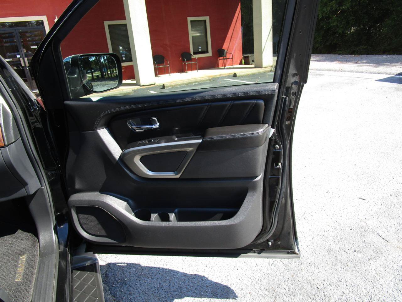 Used 2015 Nissan Armada Platinum RWD image 35
