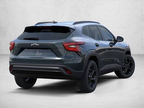 New 2026 Chevrolet Trax LT w/ Driver Confidence Package FWD image 5