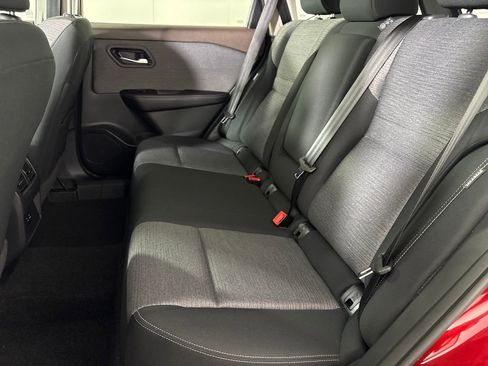 Used 2023 Nissan Rogue SV image 12