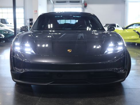 Used 2022 Porsche Taycan RWD image 2