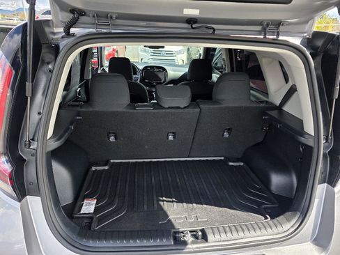 Used 2023 Kia Soul EX image 14