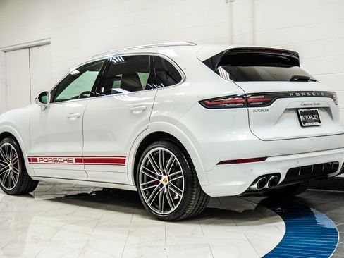 Used 2021 Porsche Cayenne Turbo image 7