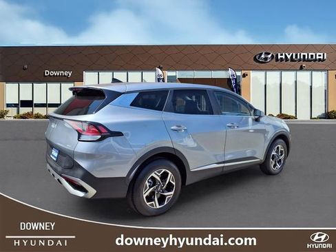 Used 2024 Kia Sportage LX AWD/4WD image 3
