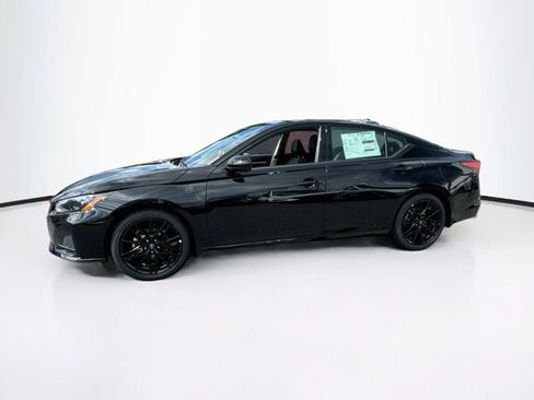 New 2026 Nissan Altima 2.5 SR w/ SR Midnight Edition Package FWD image 8