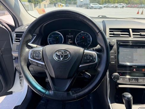 Used 2016 Toyota Camry XLE w/ Moonroof Package FWD image 14