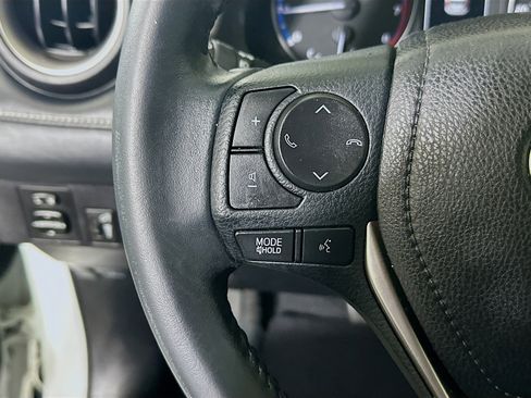 Used 2018 Toyota RAV4 XLE FWD image 16