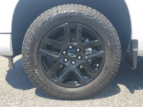 Used 2025 Chevrolet Silverado 1500 RST AWD/4WD image 10