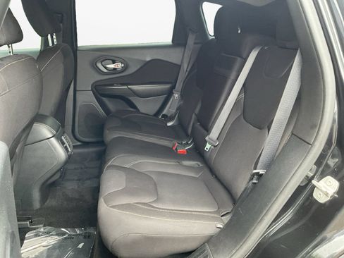 Used 2015 Jeep Cherokee Latitude w/ Cold Weather Group AWD/4WD image 13