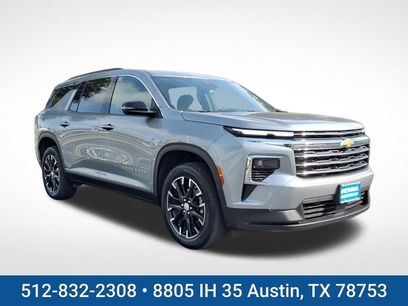 Used 2025 Chevrolet Traverse LT w/ Sun and Wheel Package