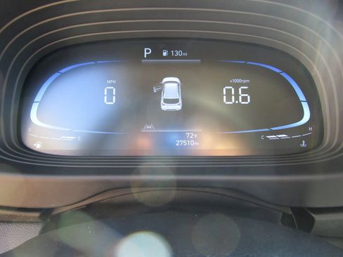 Used 2025 Hyundai Venue SEL FWD image 16