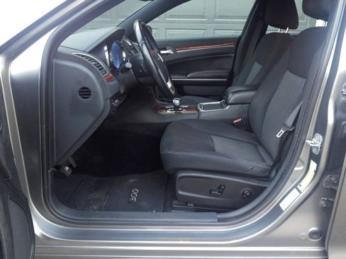 Used 2012 Chrysler 300 RWD image 10