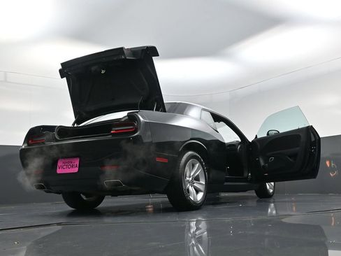 Used 2023 Dodge Challenger SXT image 27