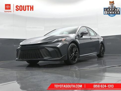 Used 2025 Toyota Camry SE FWD image 41