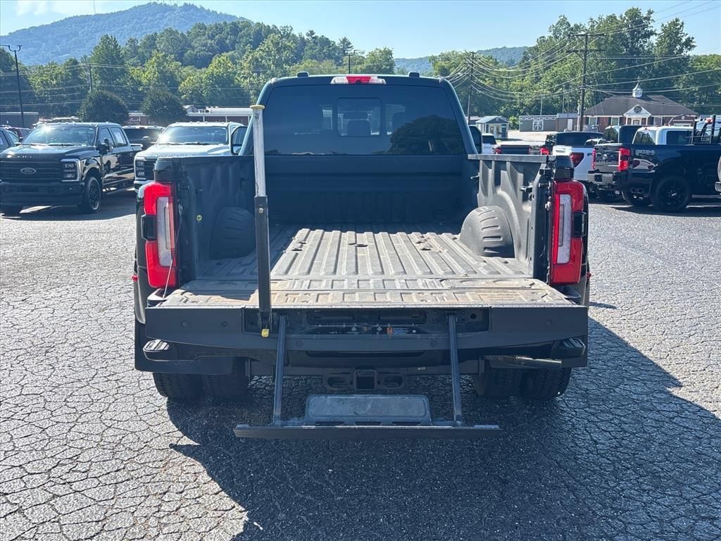 Used 2023 Ford F450 Platinum w/ FX4 Off-Road Package AWD/4WD image 7