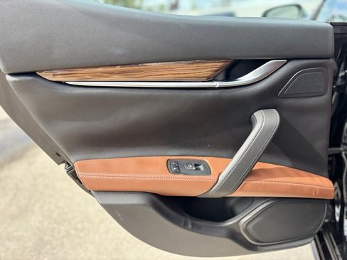 Used 2018 Maserati Ghibli image 17