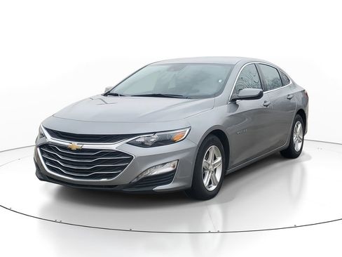 Used 2023 Chevrolet Malibu LT image 2