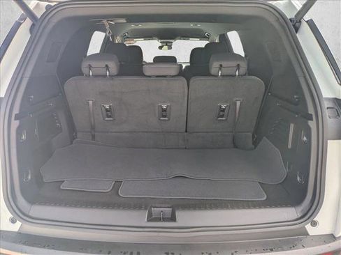 Used 2024 Chevrolet Traverse LS w/ Midnight/Sport Edition image 18