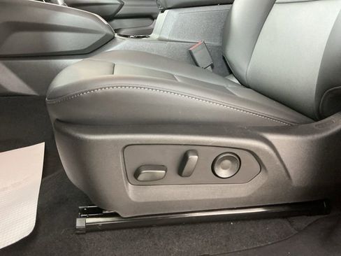 New 2026 Chevrolet Colorado LT w/ LT Convenience Package AWD/4WD image 6