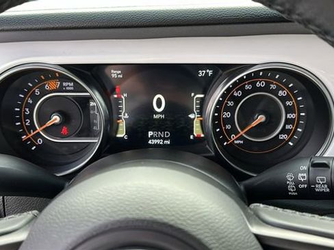 Certified 2021 Jeep Wrangler Sport AWD/4WD image 14