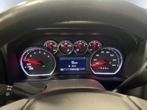 Used 2022 Chevrolet Silverado 1500 LT AWD/4WD image 8
