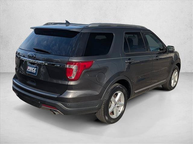 Used 2018 Ford Explorer XLT w/ Equipment Group 202A FWD image 5
